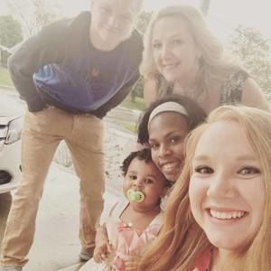 Meet your Posher, Lora